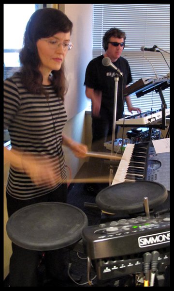 Hyperbubble perform Drastic Cinematic live on the radio