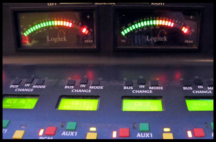 Hyperbubble perform Drastic Cinematic live on the radio