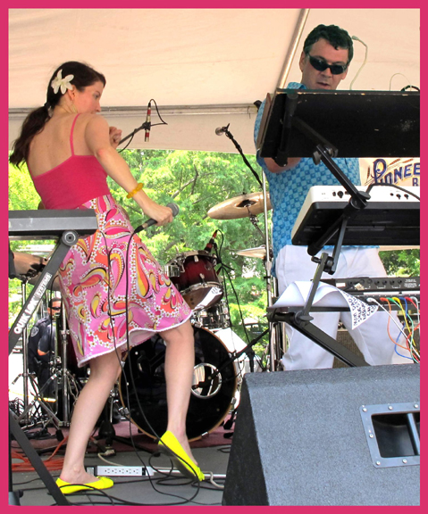 Hyperbubble live at Fiesta 2012